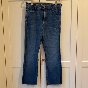 MOTHER Classic Blue Hustler Ankle Fray cropped Jeans